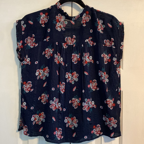Loft floral split neck top. - Picture 2 of 8